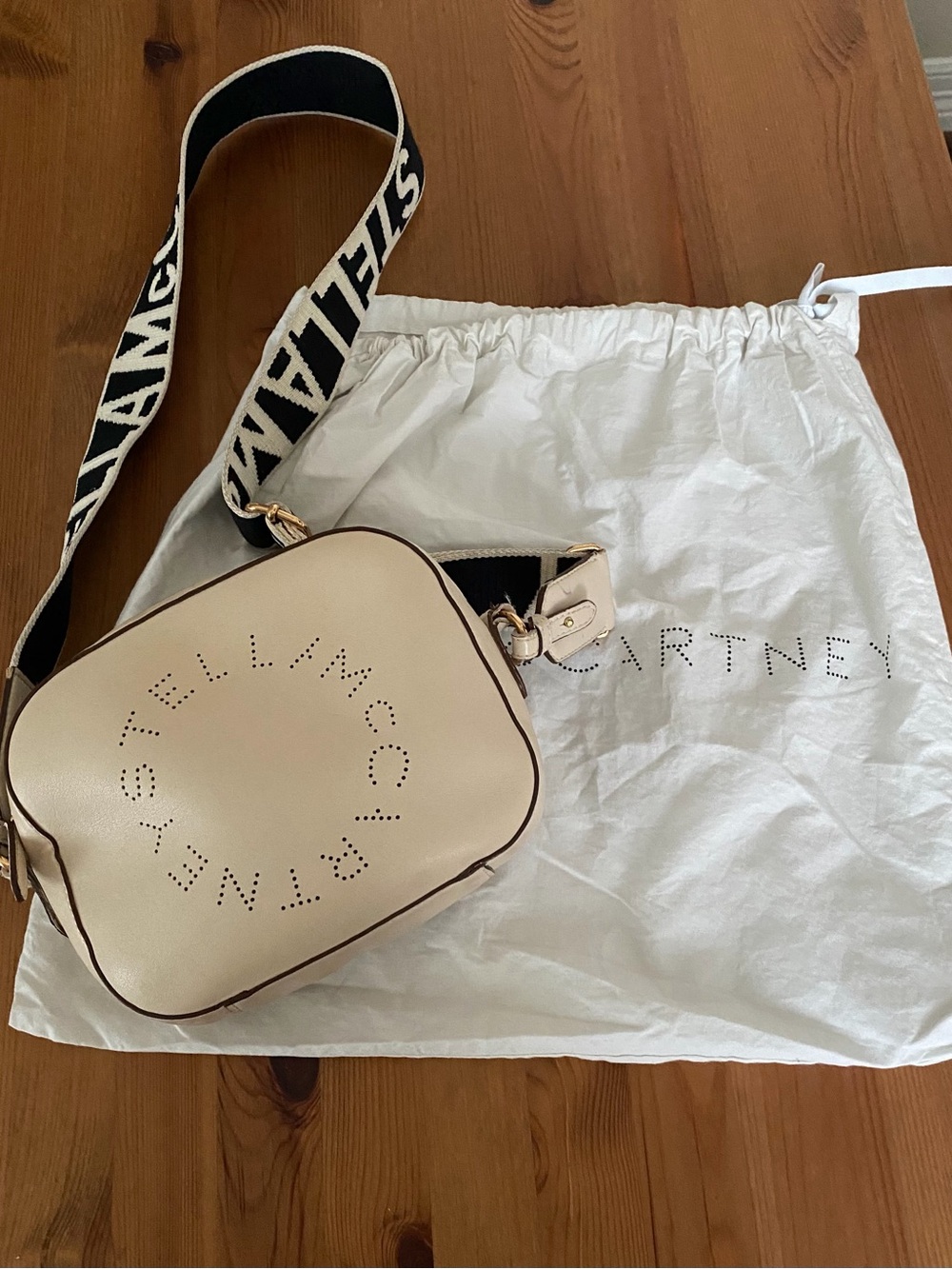 Stella McCartney Circle Logo Camera Crossbody Handbag Bag w Branded Dust Bag